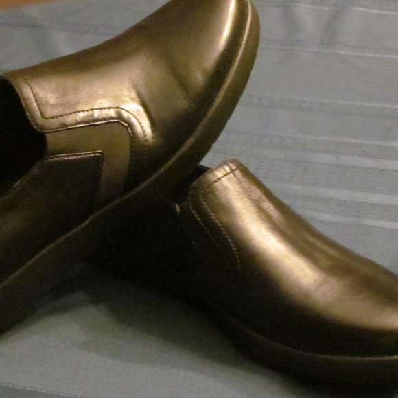 rockport women's slip resistant shoes